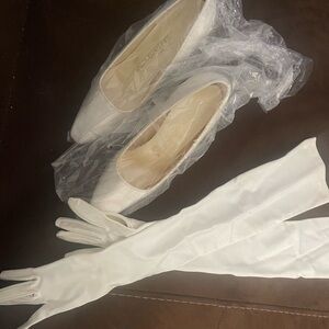 Dyeable wedding heels and gloves